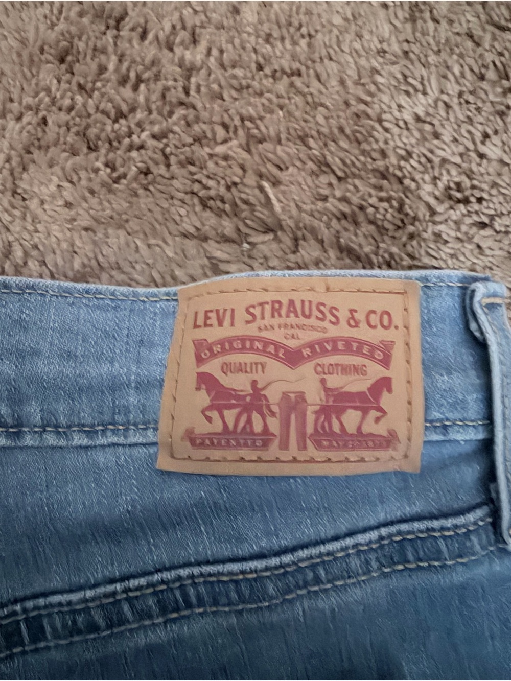 Levi’s Jean Shorts - Picture 2 of 3